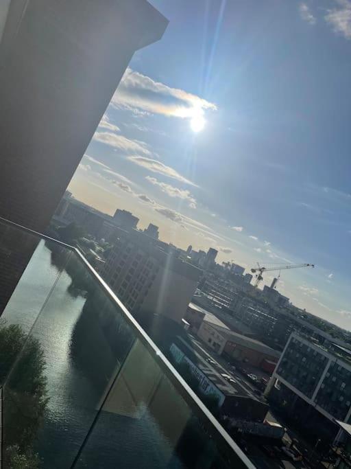 City Centre Penthouse Canal Views แมนเชสเตอร์ ภายนอก รูปภาพ
